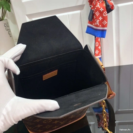 LOUIS CHALK VUITTON BAG 0317